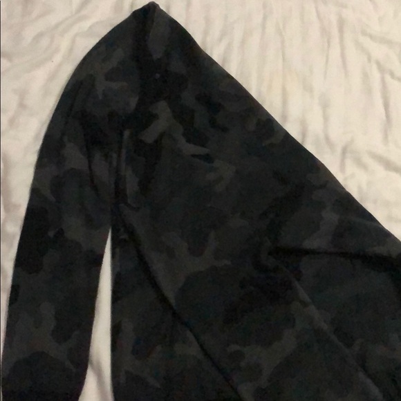 Zara men long sleeve camo shirt - Picture 3 of 3